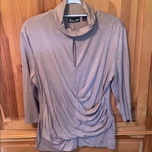 Keyhole 3/4 sleeve dress shirt